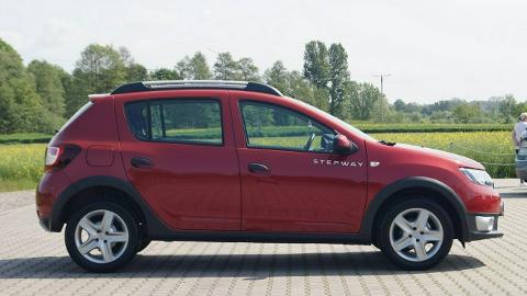 Dacia Sandero Stepway II  (90KM) - 37 900  PLN, 2015 - Goczałkowice-Zdrój - wyprzedaż | Autoria.pl