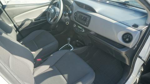 Toyota Yaris III  (74KM) - 38 600  PLN, 2017 - Poznań - wyprzedaż | Autoria.pl
