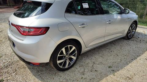 Renault Megane IV  (132KM) - 46 900  PLN, 2017 - PLESZEW - wyprzedaż | Autoria.pl