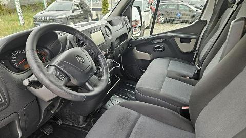 Renault Master (131KM) - 46 900  PLN, 2018 - Kutno - wyprzedaż | Autoria.pl