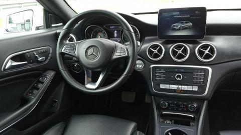 Mercedes-Benz CLA (210KM) - 87 900  PLN, 2016 - Lublin - wyprzedaż | Autoria.pl