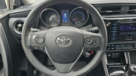 Toyota Auris II  (90KM) - 51 000  PLN, 2018 - Katowice - wyprzedaż | Autoria.pl