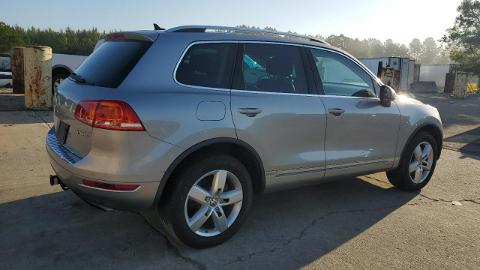 Volkswagen Touareg II  (325KM) - 20 000  PLN, 2012 - Katowice - wyprzedaż | Autoria.pl