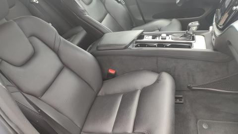 Volvo XC 60 II  (140KM) - 99 900  PLN, 2018 - Otwock - wyprzedaż | Autoria.pl