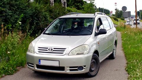 Toyota Avensis Verso I  (115KM) - 14 000  PLN, 2003 - Gdynia Cisowa - wyprzedaż | Autoria.pl