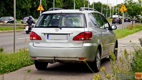 Toyota Avensis Verso I  (115KM) - 14 000  PLN, 2003 - Gdynia Cisowa - wyprzedaż | Autoria.pl