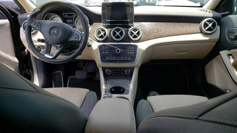 Mercedes-Benz GLA (208KM) - 32 000  PLN, 2017 - Katowice - wyprzedaż | Autoria.pl