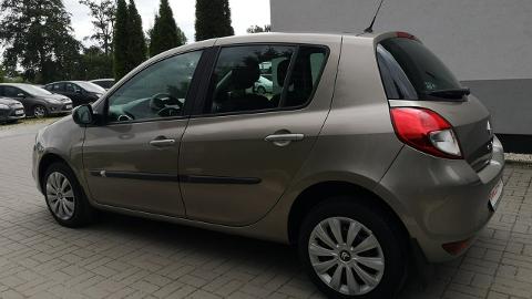 Renault Clio II  (75KM) - 15 900  PLN, 2011 - Strzegom - wyprzedaż | Autoria.pl