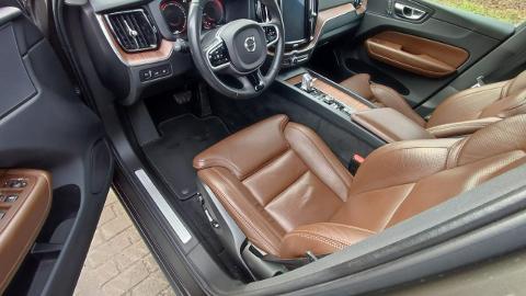 Volvo XC 60 II  (317KM) - 51 900  PLN, 2018 - PLESZEW - wyprzedaż | Autoria.pl