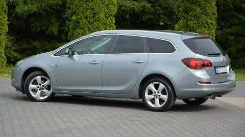 Opel Astra J  (140KM) - 27 900  PLN, 2011 - Ostrów Mazowiecka - wyprzedaż | Autoria.pl