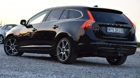 Volvo V60 I  (120KM) - 45 900  PLN, 2016 - Nowe Kucice - wyprzedaż | Autoria.pl