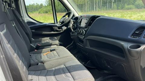 Iveco Daily 35S14 (140KM) - 49 900  PLN, 2021 - Zagnańsk - wyprzedaż | Autoria.pl