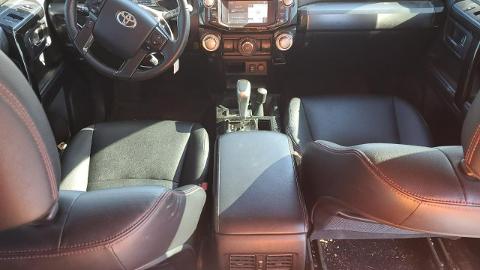 Toyota 4-Runner IV  (270KM) - 72 800  PLN, 2018 - Sękocin Nowy - wyprzedaż | Autoria.pl