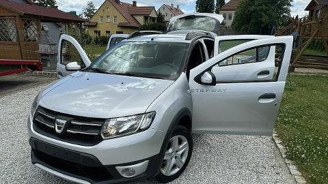 Dacia Sandero Stepway II  (90KM) - 27 900  PLN, 2015 - Strzegom - wyprzedaż | Autoria.pl