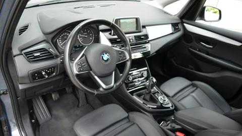 BMW Seria  2 F46 (150KM) - 39 900  PLN, 2015 - Kutno - wyprzedaż | Autoria.pl