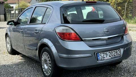 Opel Astra H  (90KM) - 9 300  PLN, 2005 - Łodygowice - wyprzedaż | Autoria.pl
