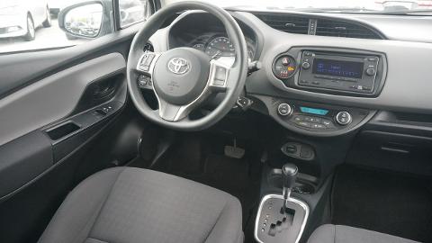 Toyota Yaris III  (74KM) - 35 200  PLN, 2019 - Poznań - wyprzedaż | Autoria.pl
