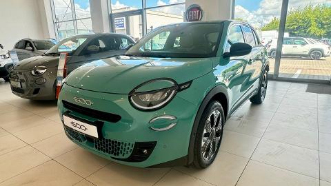 Fiat 600 (100KM) -  111 350  PLN, 2024 - Lublin - wyprzedaż | Autoria.pl