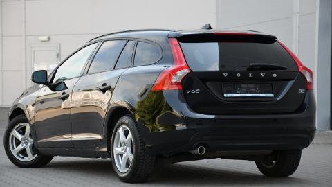 Volvo V60 I  (120KM) - 38 900  PLN, 2017 - Kutno - wyprzedaż | Autoria.pl