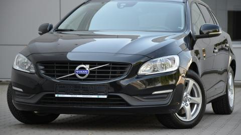 Volvo V60 I  (120KM) - 38 900  PLN, 2017 - Kutno - wyprzedaż | Autoria.pl