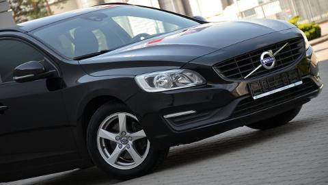 Volvo V60 I  (120KM) - 38 900  PLN, 2017 - Kutno - wyprzedaż | Autoria.pl