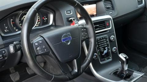 Volvo V60 I  (120KM) - 38 900  PLN, 2017 - Kutno - wyprzedaż | Autoria.pl