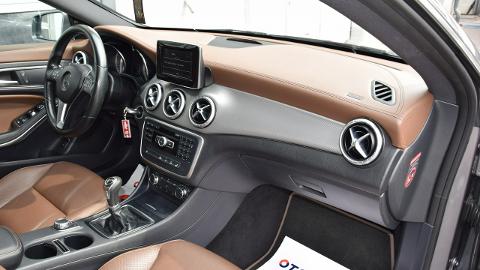 Mercedes-Benz CLA (136KM) - 65 900  PLN, 2014 - HRUBIESZÓW - wyprzedaż | Autoria.pl