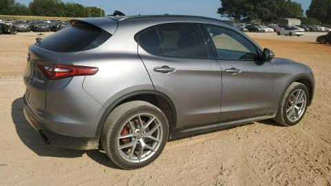 Alfa Romeo Stelvio (280KM) - 49 600  PLN, 2018 - Sękocin Nowy - wyprzedaż | Autoria.pl