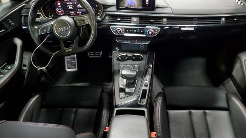 Audi A4 B9  (252KM) - 55 700  PLN, 2018 - Sękocin Nowy - wyprzedaż | Autoria.pl