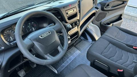 Iveco Daily (130KM) - 75 000  PLN, 2015 - Opoczno - wyprzedaż | Autoria.pl