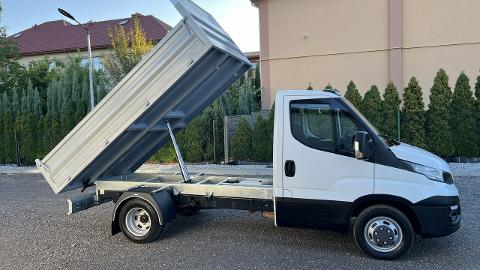 Iveco Daily (130KM) - 75 000  PLN, 2015 - Opoczno - wyprzedaż | Autoria.pl