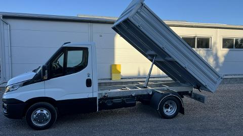 Iveco Daily (130KM) - 75 000  PLN, 2015 - Opoczno - wyprzedaż | Autoria.pl