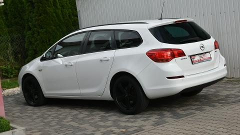 Opel Astra J  (110KM) - 18 900  PLN, 2011 - Kampinos - wyprzedaż | Autoria.pl