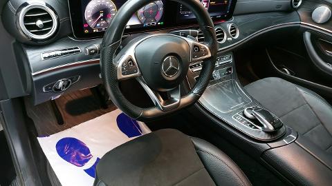 Mercedes-Benz Klasa E W213  (194KM) -  101 200  PLN, 2018 - Komorniki - wyprzedaż | Autoria.pl