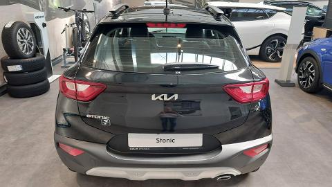 Kia Stonic (100KM) - 98 100  PLN, 2024 - Warszawa - wyprzedaż | Autoria.pl