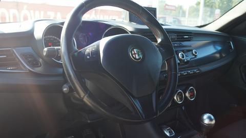 Alfa Romeo Giulietta (235KM) - 34 900  PLN, 2011 - Goczałkowice-Zdrój - wyprzedaż | Autoria.pl