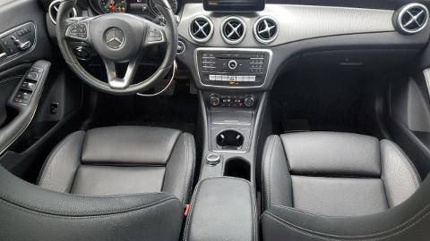 Mercedes-Benz CLA (221KM) - 44 800  PLN, 2017 - Sękocin Nowy - wyprzedaż | Autoria.pl