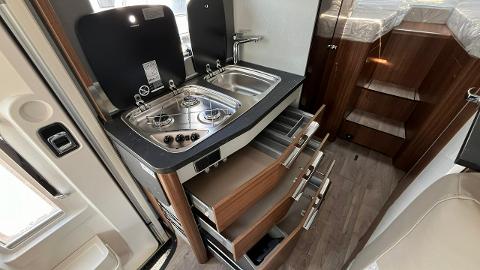 Hymer BMC I 580 (170KM) -  672 900  PLN, 2024 - Janki - wyprzedaż | Autoria.pl