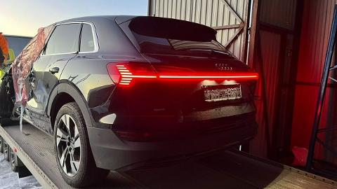 Audi e-tron (503KM) - 75 900  PLN, 2022 - Miechów - wyprzedaż | Autoria.pl