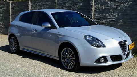 Alfa Romeo Giulietta (170KM) - 39 800  PLN, 2014 - Dąbrowa Górnicza - wyprzedaż | Autoria.pl