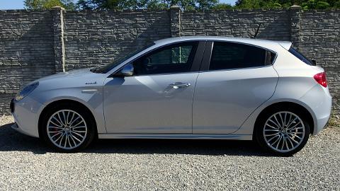 Alfa Romeo Giulietta (170KM) - 39 800  PLN, 2014 - Dąbrowa Górnicza - wyprzedaż | Autoria.pl