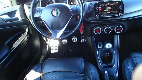 Alfa Romeo Giulietta (170KM) - 39 800  PLN, 2014 - Dąbrowa Górnicza - wyprzedaż | Autoria.pl