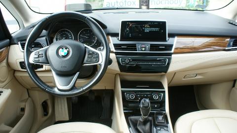 BMW Seria  2 F46 (149KM) - 51 700  PLN, 2015 - Ostrów Wielkopolski - wyprzedaż | Autoria.pl