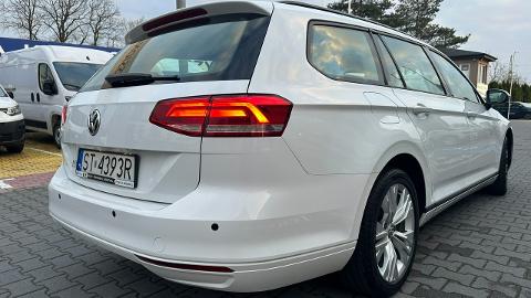 Volkswagen Passat B8  (150KM) - 68 900  PLN, 2018 - TYCHY - wyprzedaż | Autoria.pl