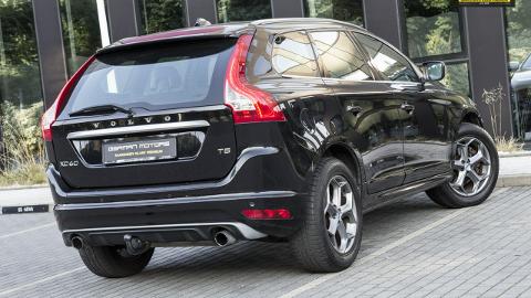 Volvo XC 60 I  (240KM) - 74 900  PLN, 2015 - Gdynia - wyprzedaż | Autoria.pl