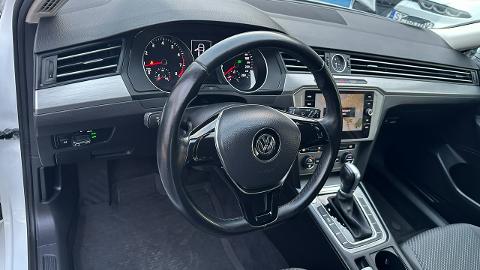 Volkswagen Passat B8  (150KM) - 68 900  PLN, 2018 - TYCHY - wyprzedaż | Autoria.pl