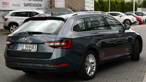 Škoda Superb III  (150KM) - 83 900  PLN, 2018 - TYCHY - wyprzedaż | Autoria.pl