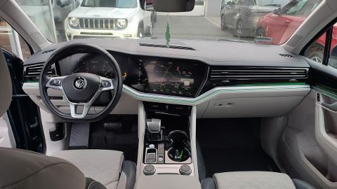 Volkswagen Touareg III  (286KM) -  299 900  PLN, 2019 - TYCHY - wyprzedaż | Autoria.pl