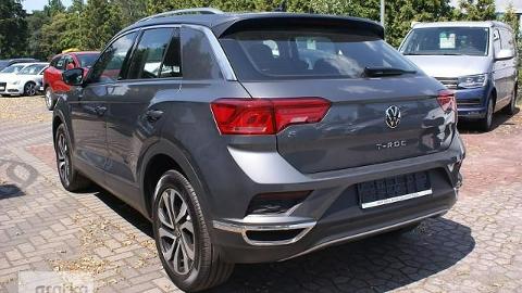 Volkswagen T-Roc (150KM) -  103 800  PLN, 2021 - wyprzedaż | Autoria.pl