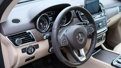 Mercedes-Benz GLE W166  (258KM) -  164 000  PLN, 2016 - Otwock - wyprzedaż | Autoria.pl